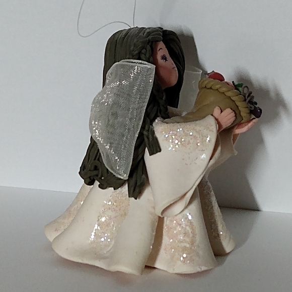 Kneaded Angels Avon Figurine With Fruit - Picture 2 of 6